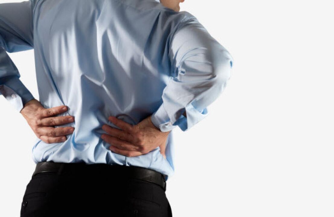 sakit sa likod sa lumbar nga rehiyon litrato 2